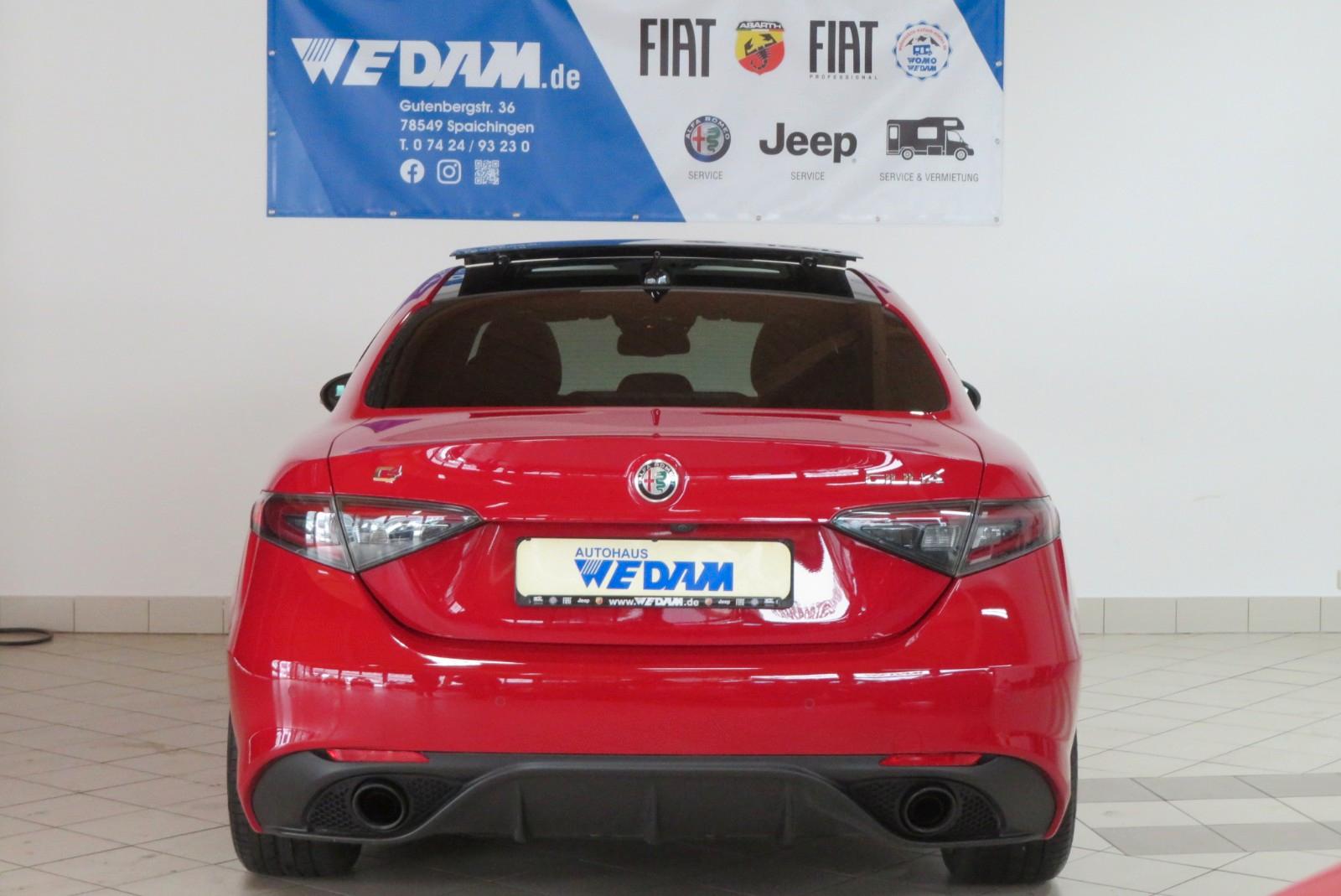 Alfa Romeo Giulia Competizione Q4 280PS *Schiebedach*