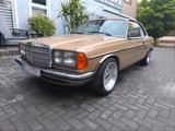 Mercedes-Benz Mercedes W123 230ce Coupe - Mercedes-Benz aus 1984: Coupe