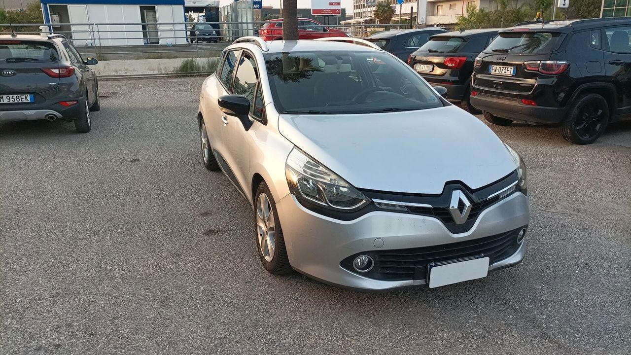Renault Clio 2014 — rear view