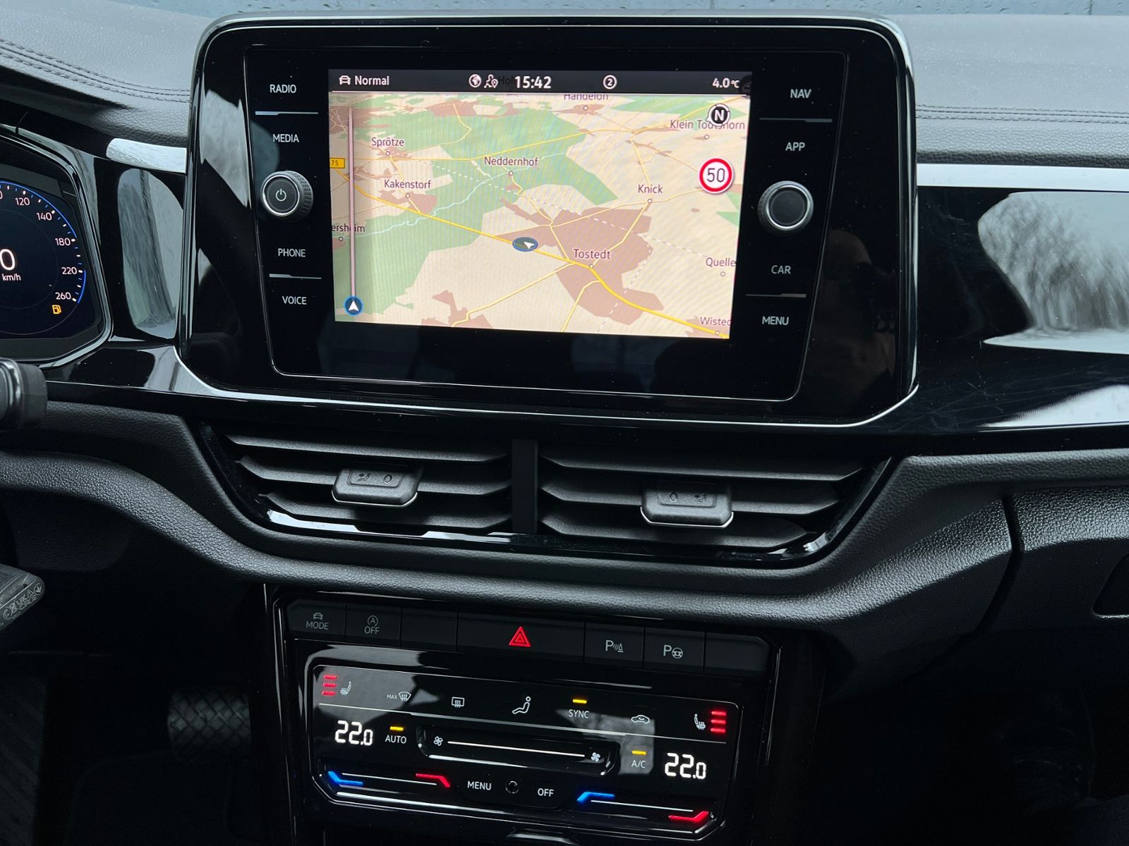 Fahrzeugabbildung Volkswagen T-Roc Style 1.5 TSI DSG *AHK, LED, BlackStyle, 1