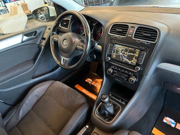 Volkswagen Golf VI*TEMPO*NAVI*PDC*ALCANTARA*1-HAND*