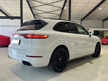 Porsche Cayenne - 3