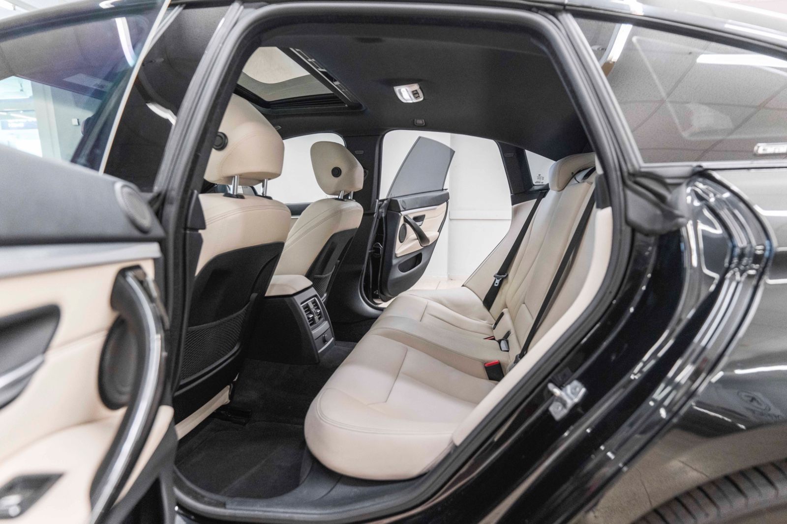 Fahrzeugabbildung BMW 440i GC M-Performance H&K LED CARPLAY KAM SHZ