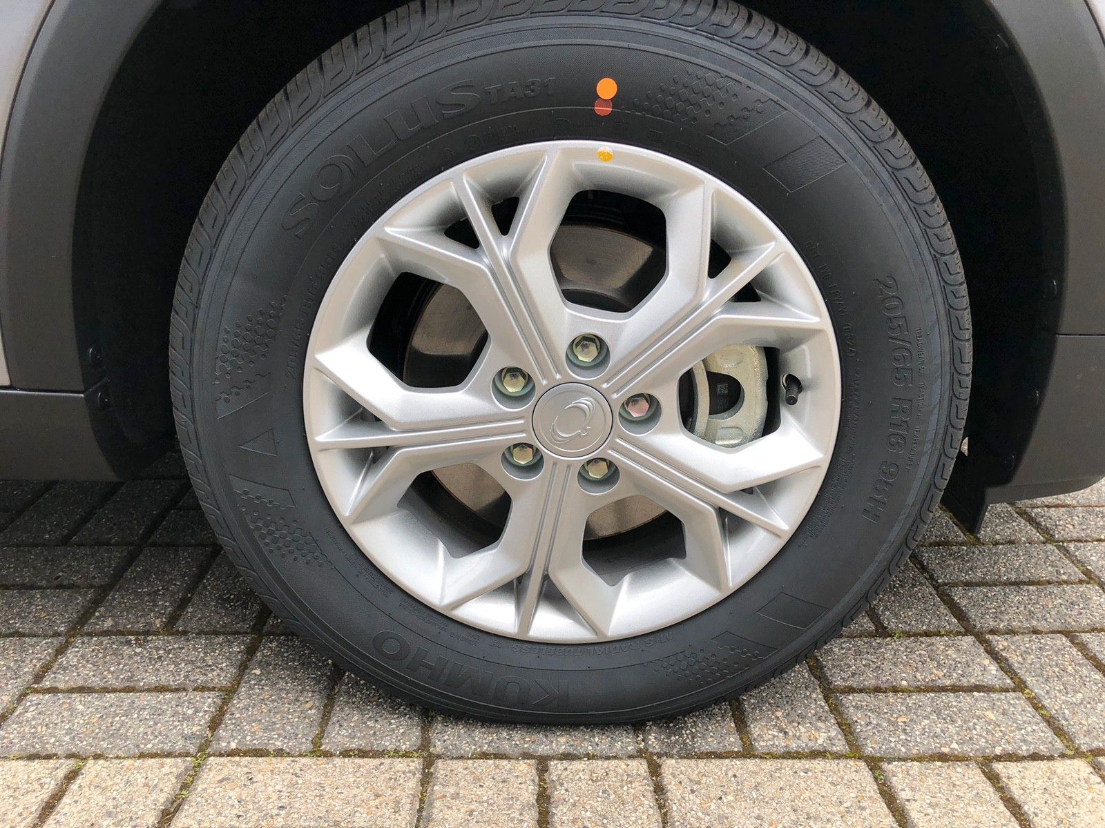 Fahrzeugabbildung KGM Tivoli+QUARZ+SH+KAMERA HINTEN+TAGESZULASSUNG++++