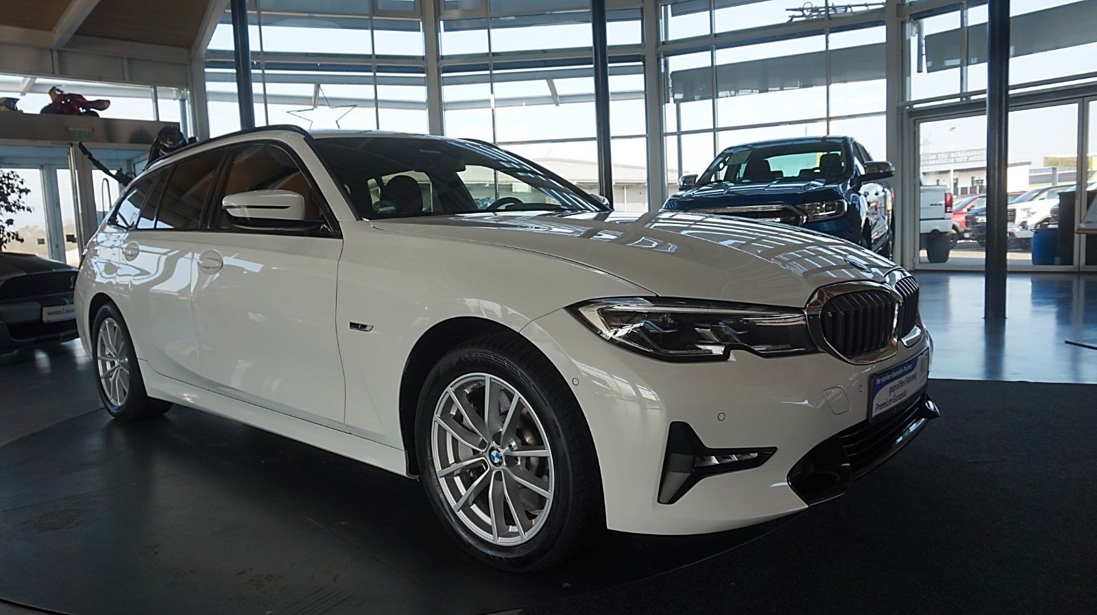 BMW 330e Touring Panno*Leder*Alu*H/D*Laser* foto 8