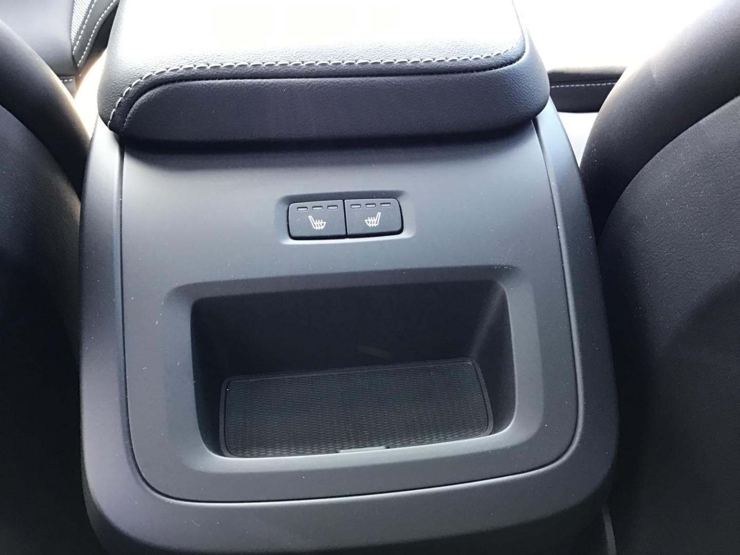 Volvo XC60 T6 Plus Dark AWD Stdhzg. 360° Cam PanoDach