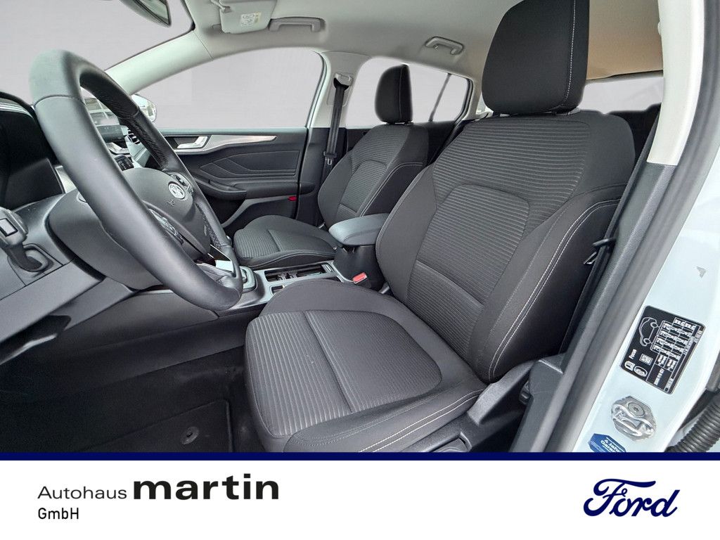 Fahrzeugabbildung Ford Focus 1.0 EcoBoost Titanium W-LAN ACC FACEL. LED