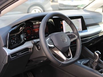 Volkswagen Golf VIII 1.5 TSI Life Move KLIMA LED NAVI ALU