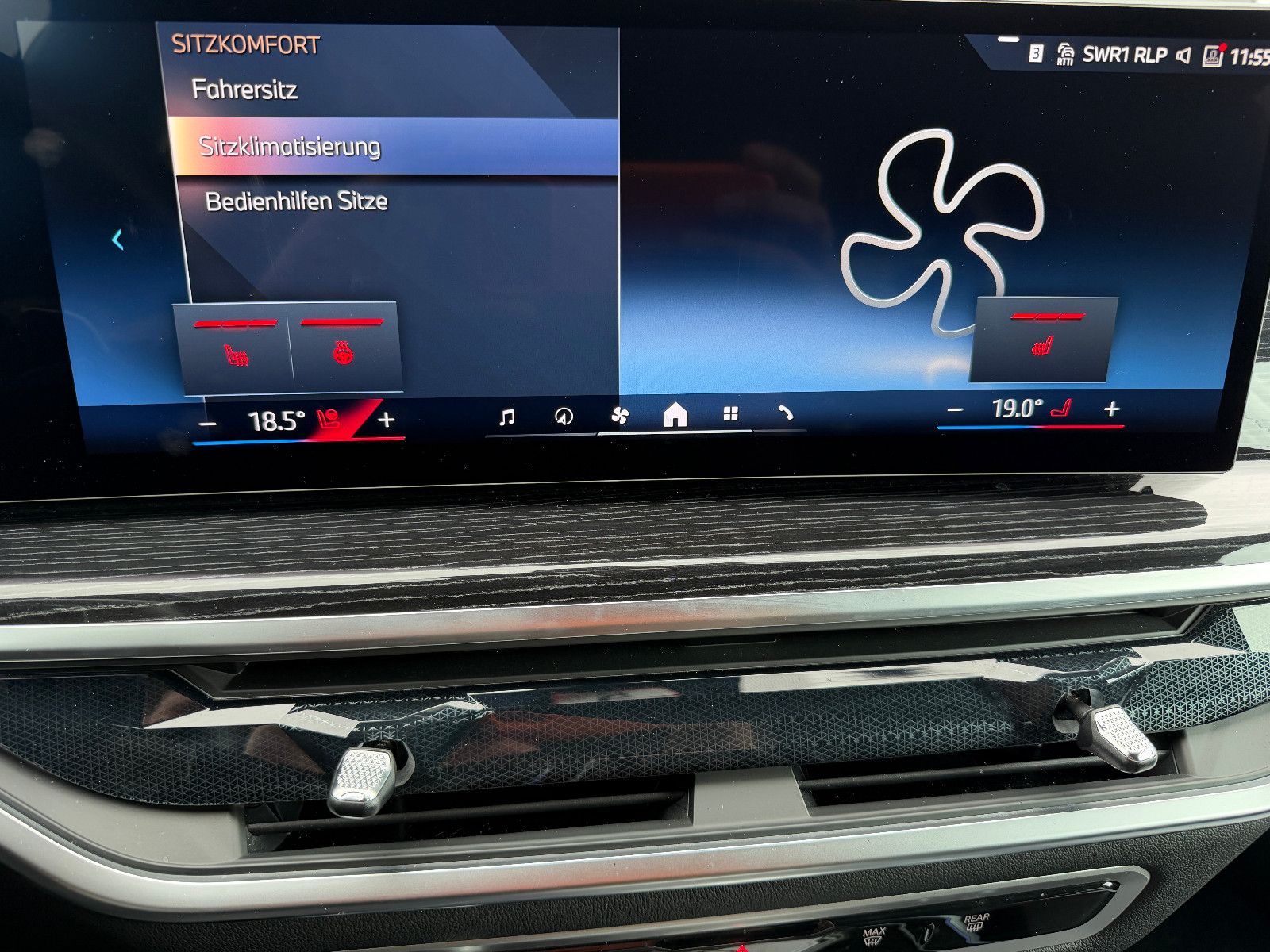 Fahrzeugabbildung BMW X5 30 d xDrive M Sport/HEAD-UP/360°/SOUND/AMBIEN