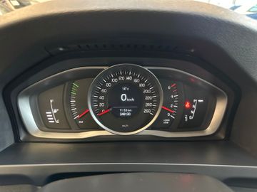 Volvo V60 Kombi Linje Business *Navi*Klima*AHK*Xenon*