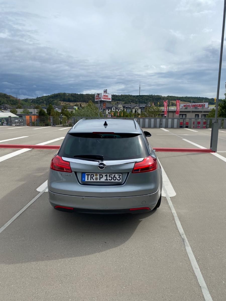 Opel Insignia 2011 — engine 1.956 cm³, 131 HP (96kW)