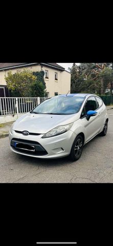 Ford FORD FIESTA 1,6 DIESEL ANGEMELDET MIT TÜV