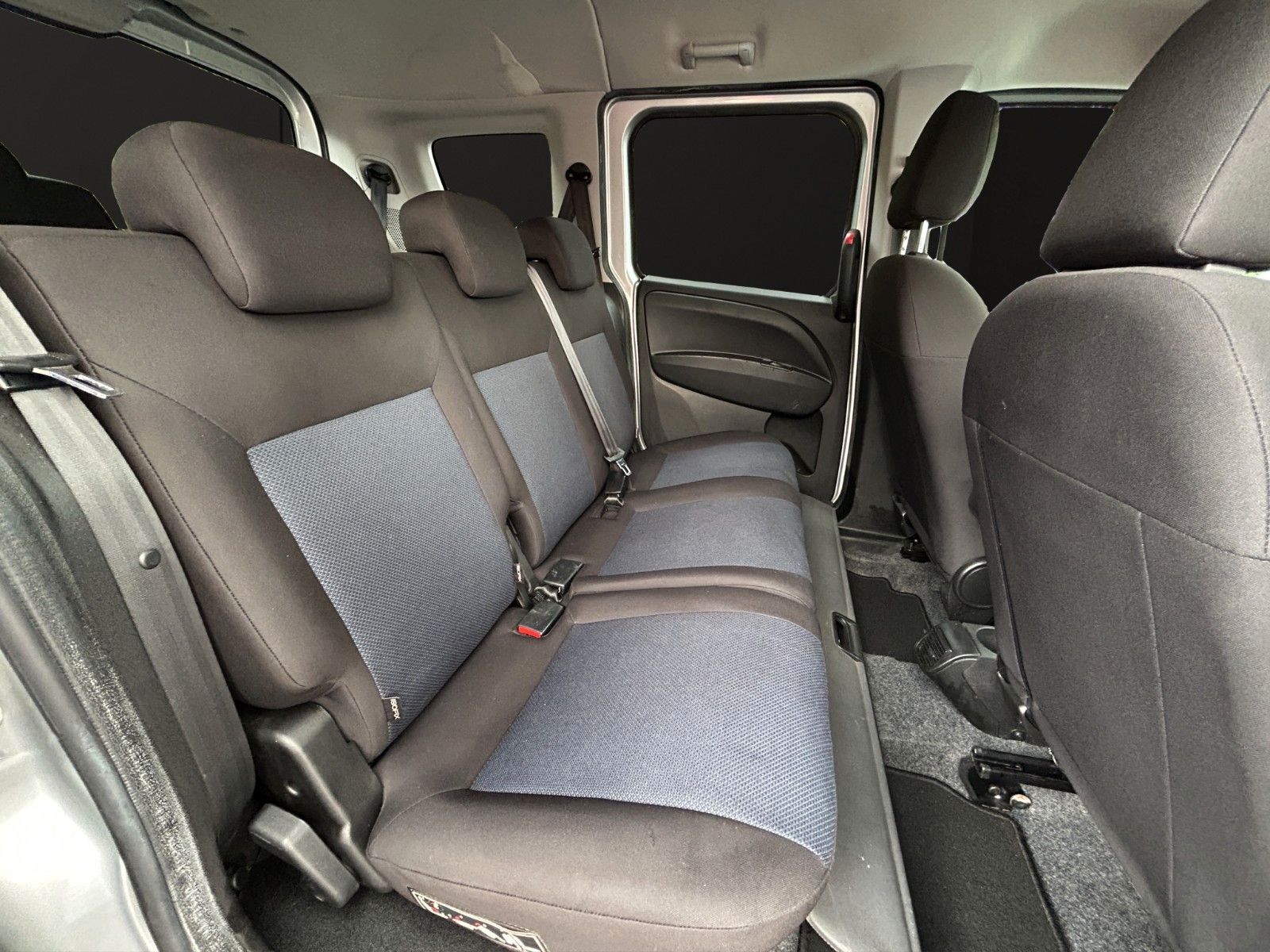 Fahrzeugabbildung Opel Combo D Edition L1H1/Inspektion Neu/ 1.Hand !!/