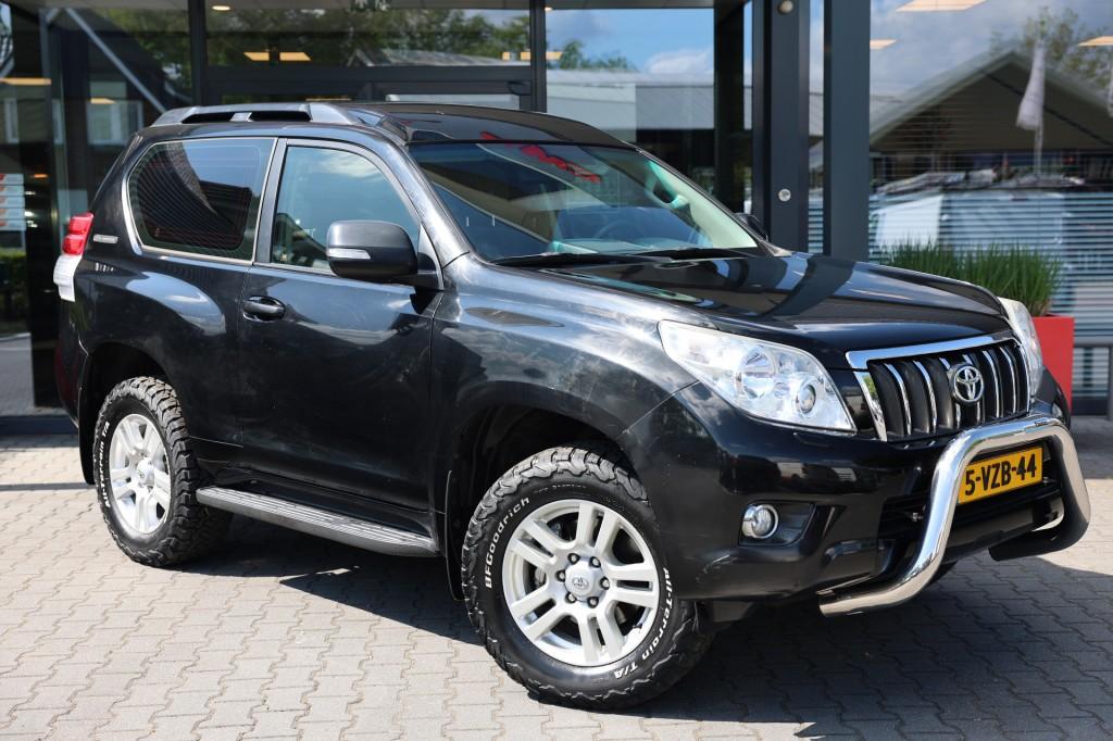 Toyota Land Cruiser 3.0 D-4D 3DRS LX A/T VAN MARGE 