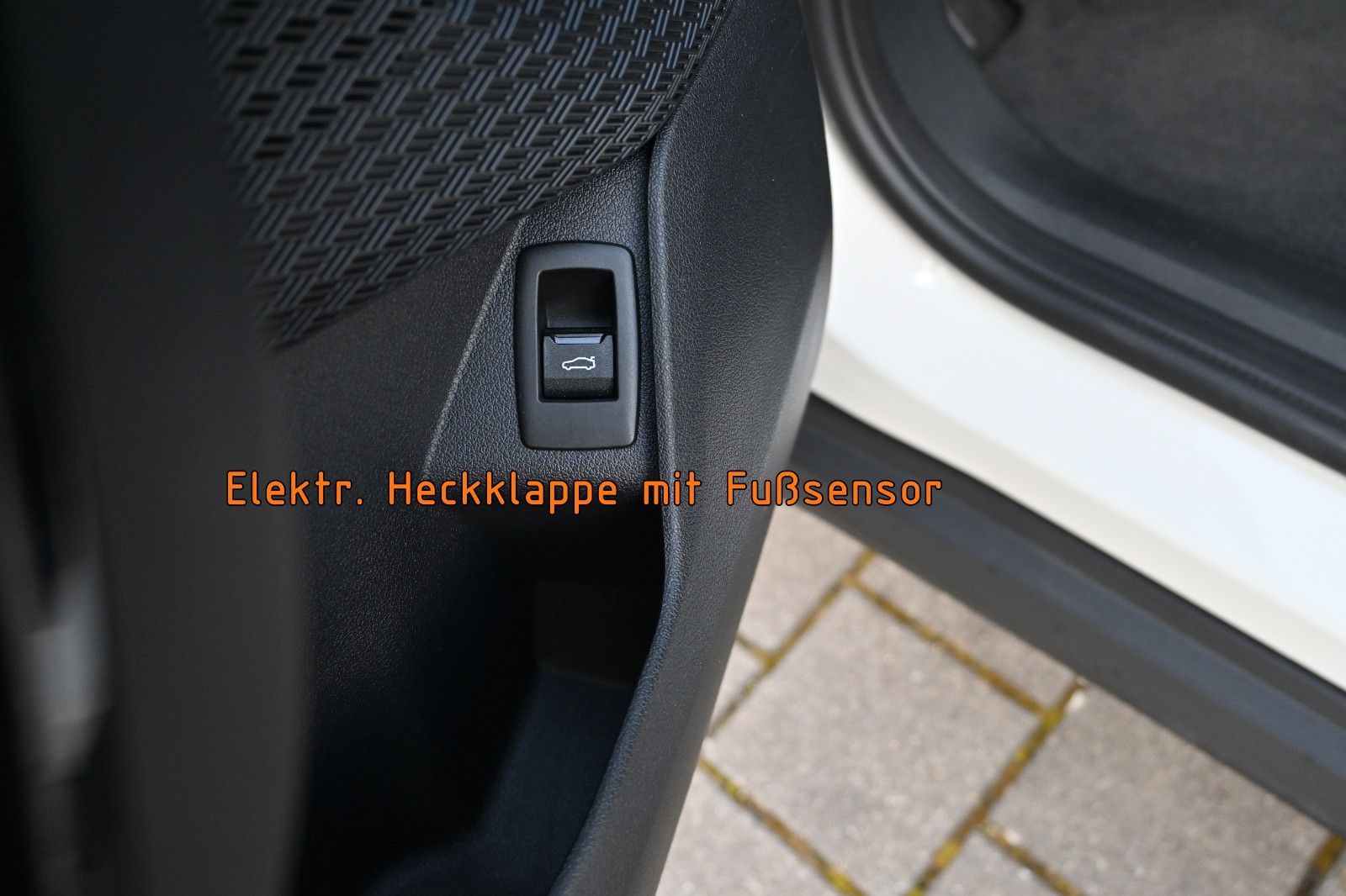 Fahrzeugabbildung BMW X1 xDrive25e Aut. °AHK°HEAD-UP°360°-KAM°MEMORY°