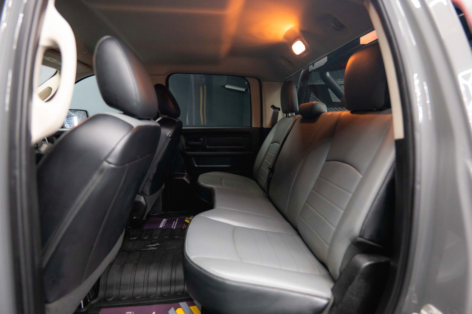 Fahrzeugabbildung Dodge RAM 5.7 V8 HEMI 4x4 OFFROAD Night-Paket LONGBED