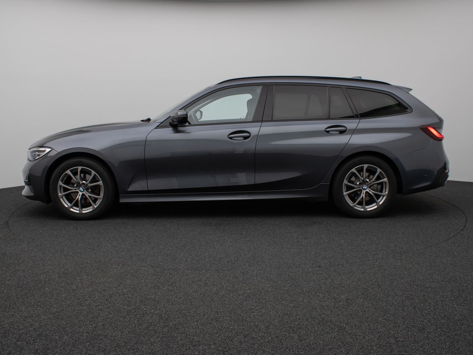 Fahrzeugabbildung BMW 320d SportLine Panorama Kamera DAB Komfort Alarm