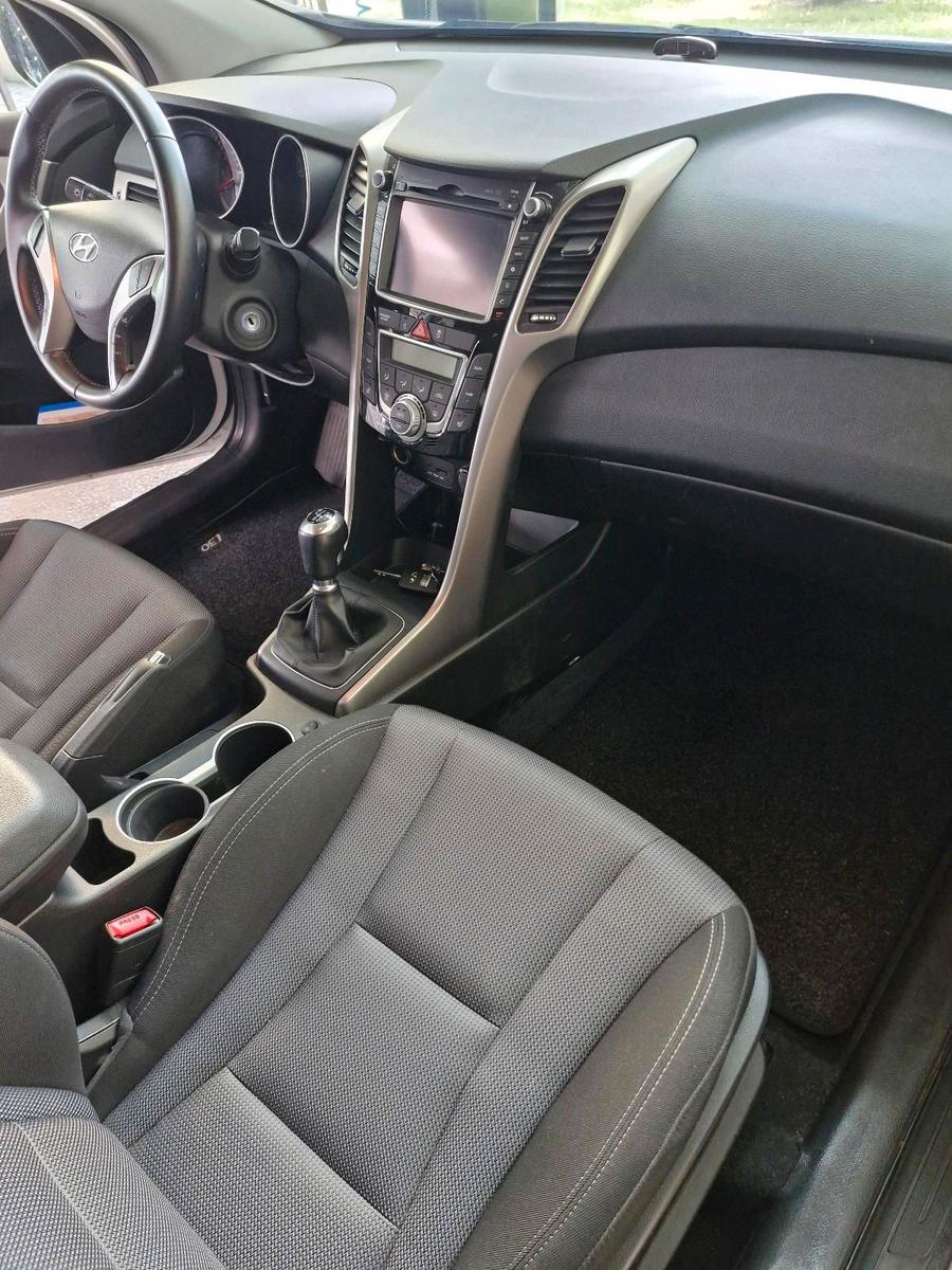 Hyundai i30 2014 — photo 9