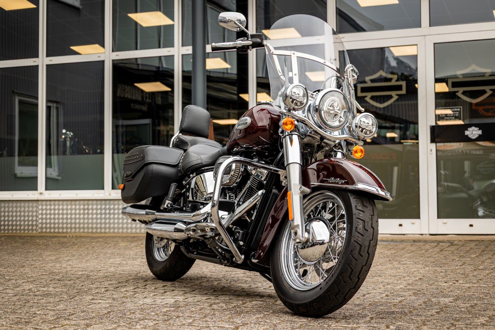 Fahrzeugabbildung Harley-Davidson Softail Heritage FLHCS 114 CUI -NEUWERTIG -