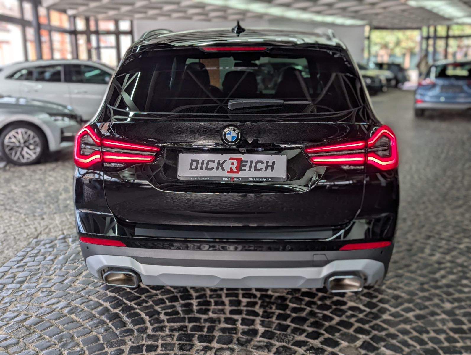 Fahrzeugabbildung BMW X3 xDrive 20d AHK LEDER StHz ACC LED KAM HIFI