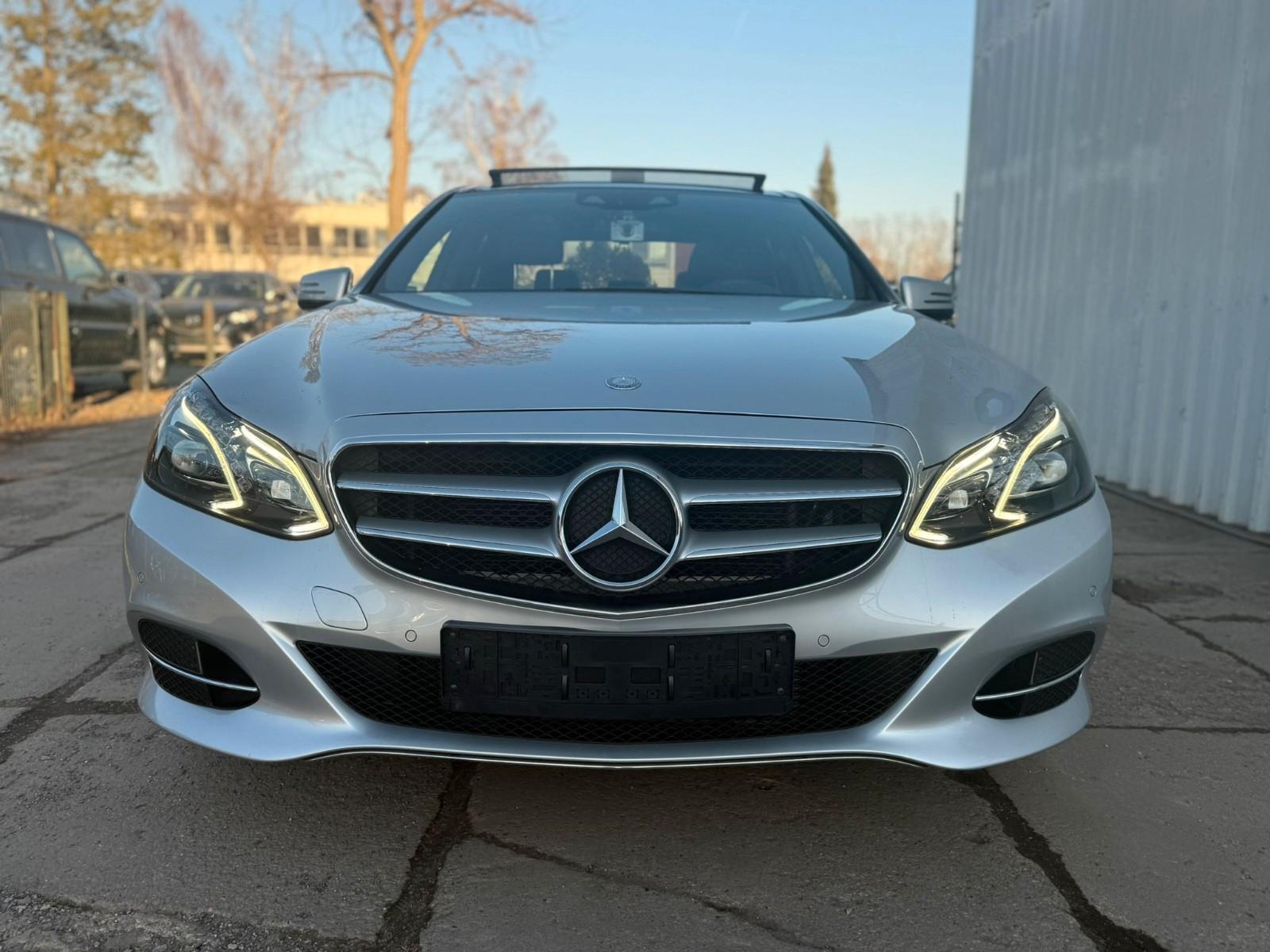 Mercedes-Benz E 300  Limousine* Hybrid*PANO*LEDER*NAVI*KAMERA*