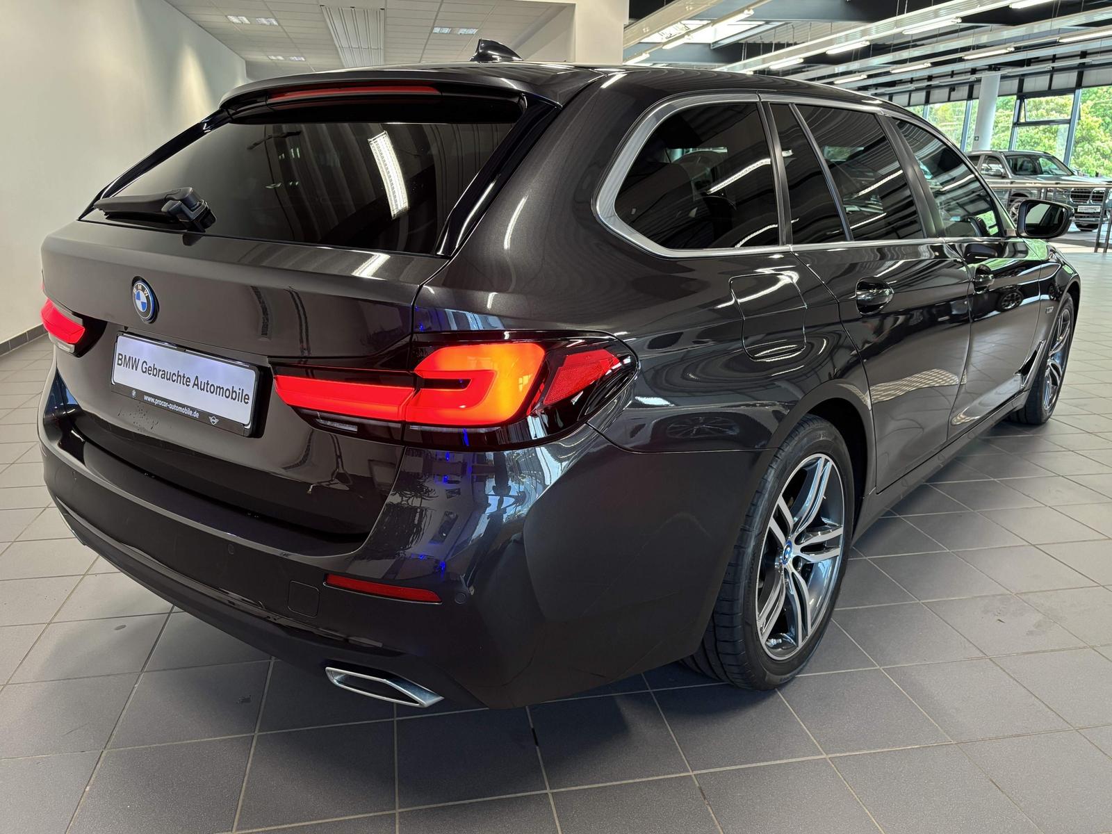 BMW 530e Touring LMR SZH PDC LC PROF. STHZ