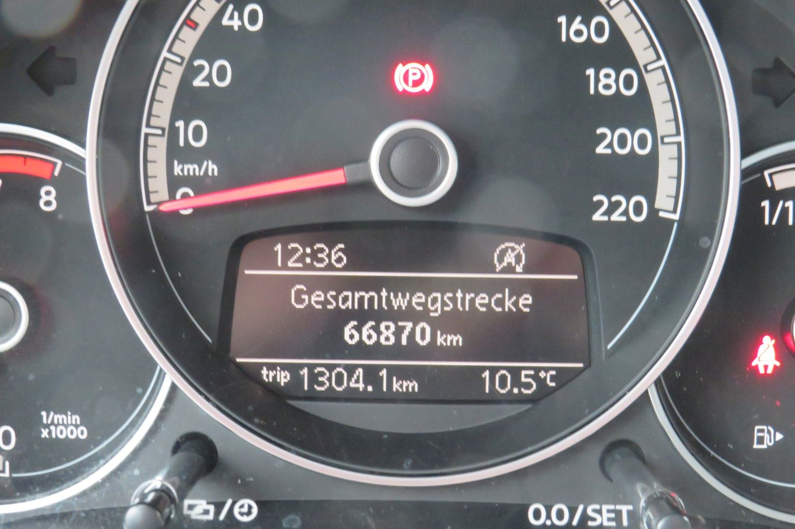 Fahrzeugabbildung Volkswagen up! KLIMA TELVOR MAPS&MORE TELVOR. 1.HD