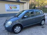 Toyota Yaris 1.0i 16V cat 5 porte Sol - gebrauchte Toyota Yaris aus dem Jahr 2005