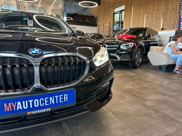 BMW 120 i *HEAD-UP*StandHZ*AHK*SPORT*2-ZONEN*CARPLAY