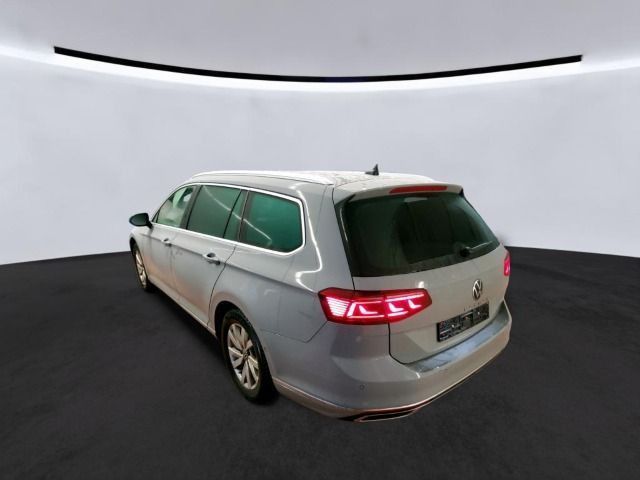 Volkswagen Passat - Bild 2