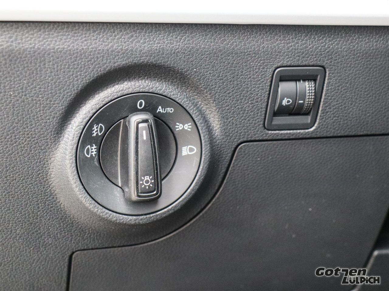 Fahrzeugabbildung SEAT Arona Style 1.0 TSI DSG LED App-Connect Winter