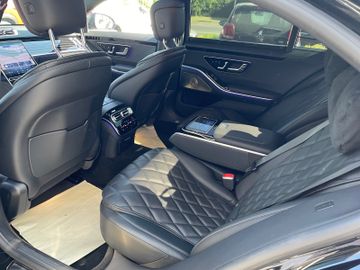 Fahrzeugabbildung Mercedes-Benz S 580 e Lang AMG Pano Burmester HUD Leder uvm.