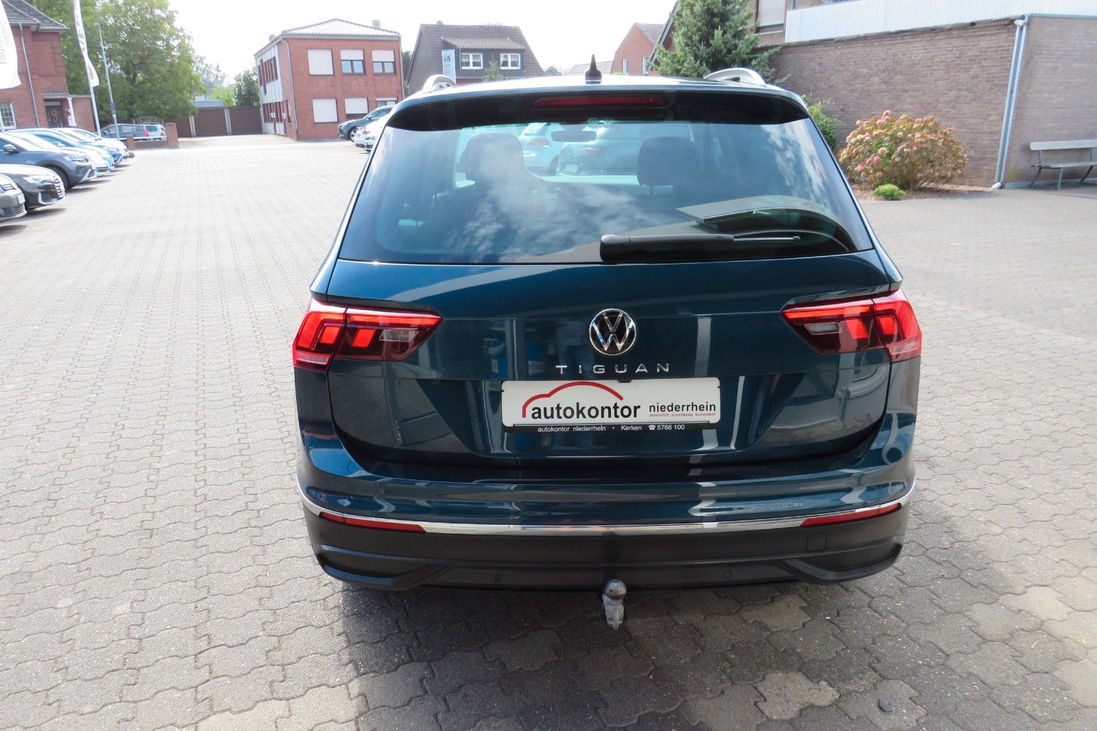 Fahrzeugabbildung Volkswagen Tiguan Life DSG AHK KAMERA ACC PDC SITZH. NAVI 1