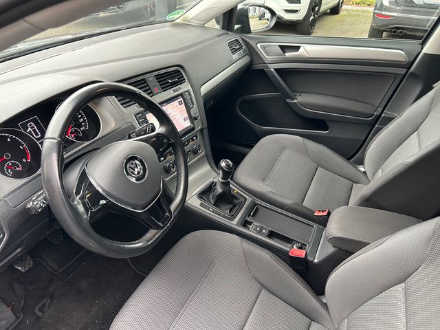 Fahrzeugabbildung Volkswagen Golf VII 1.6 TDI Variant+Navi+SHZ+PDC+WR+ SR+BT