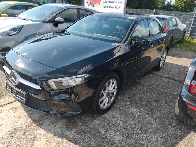 MERCEDES-BENZ A 250 e HYBRID AUT.SCHWARZ 2022 MODELL