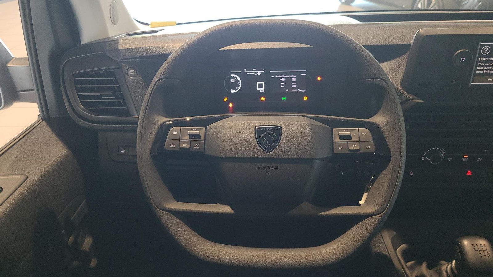 Fahrzeugabbildung Peugeot Expert  DoKa L 144 PS BlueHDi MT