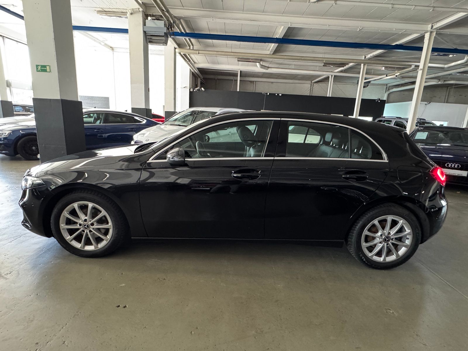 Fahrzeugabbildung Mercedes-Benz A 180 d PROGRESSIVE SPORTPAKET LED NAVI MBUX +