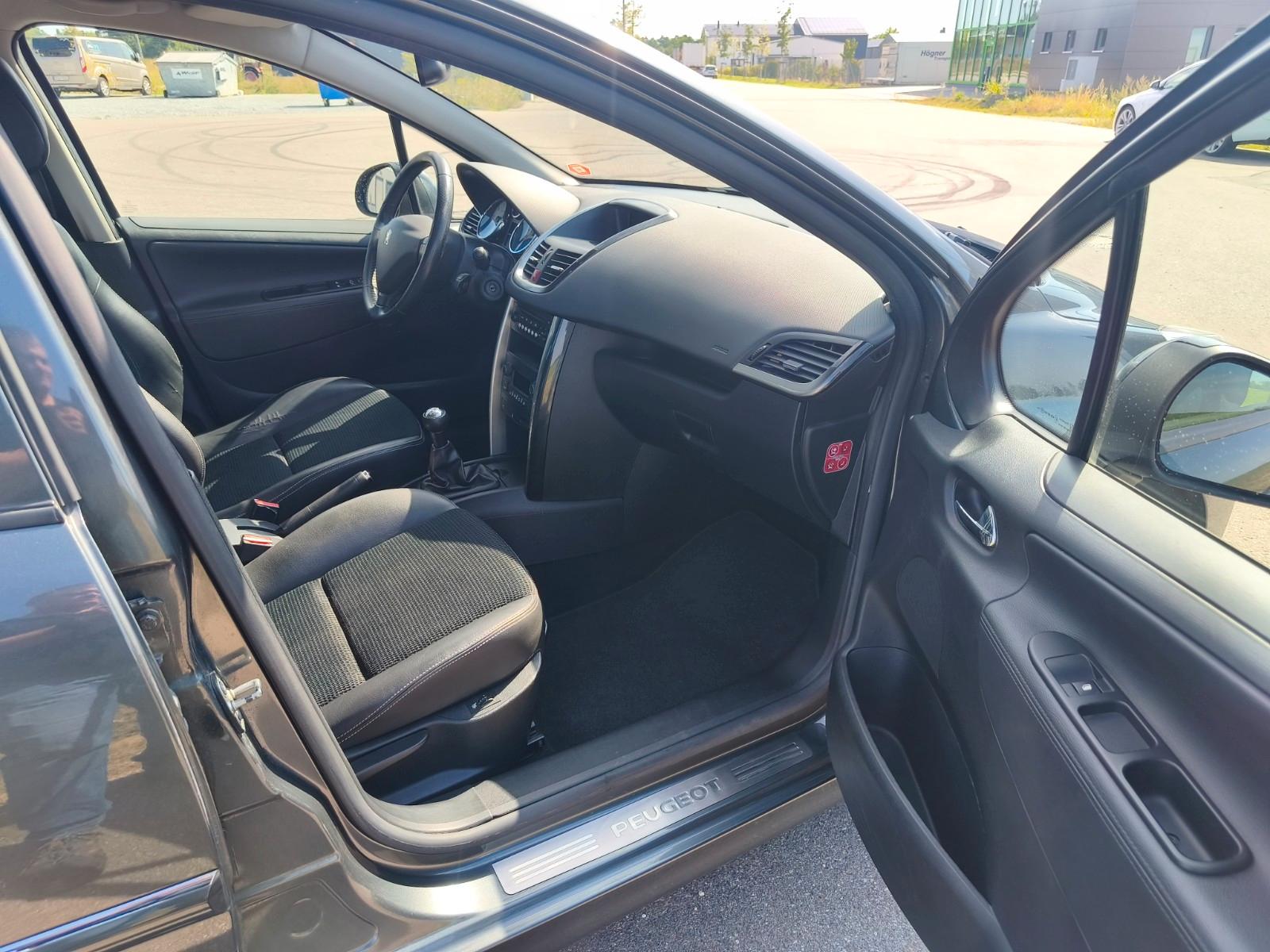 Peugeot 207 2012 — photo 6