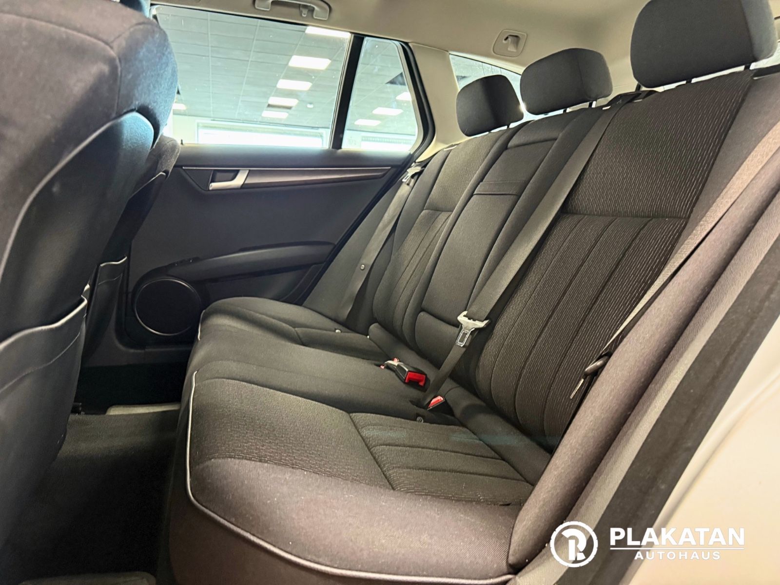Fahrzeugabbildung Mercedes-Benz C 180CDI T-Model Bi-Xenon Automatik NAVI AHK