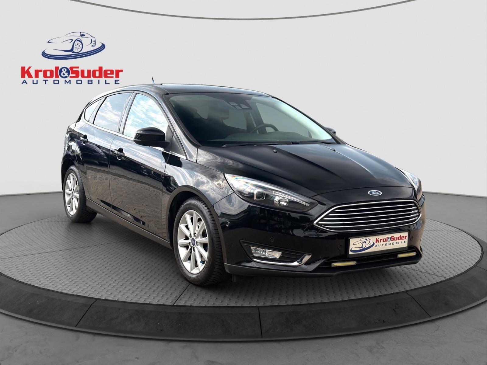 Ford Focus Lim. Titanium mit Active Park Assist