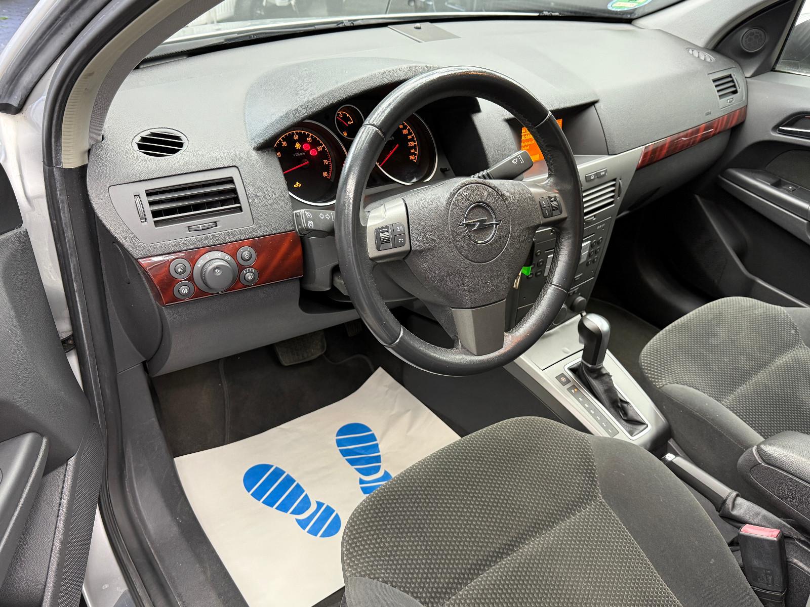 Opel Astra 2004 — photo 10