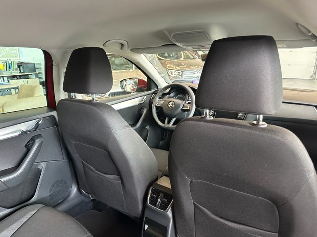 Skoda Octavia Combi Ambition 4x4 *ACC*PDC*