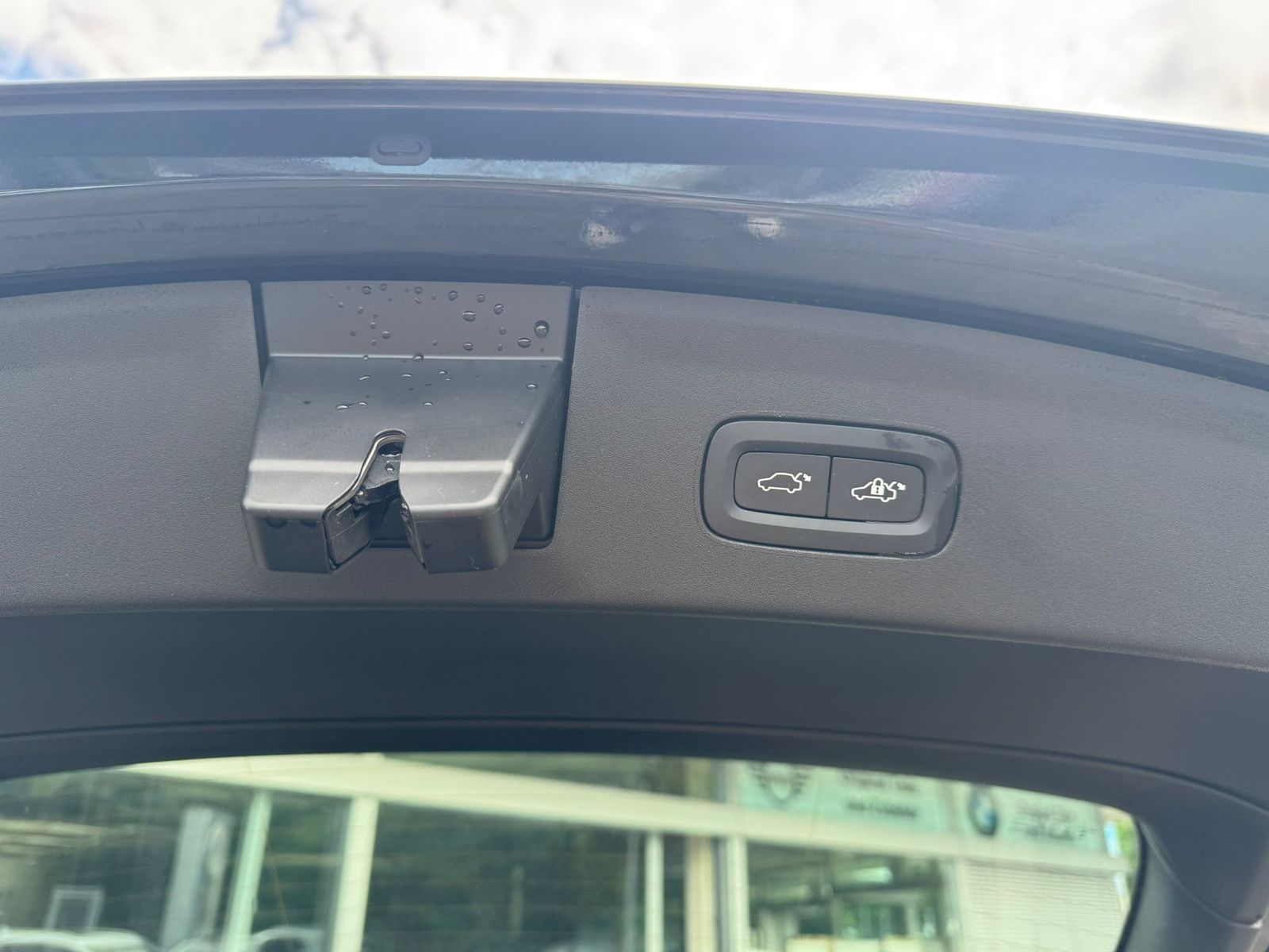 Fahrzeugabbildung Polestar 2 Standard Range SMNAVI+MEMO+SHZ+DAB+360°+19"