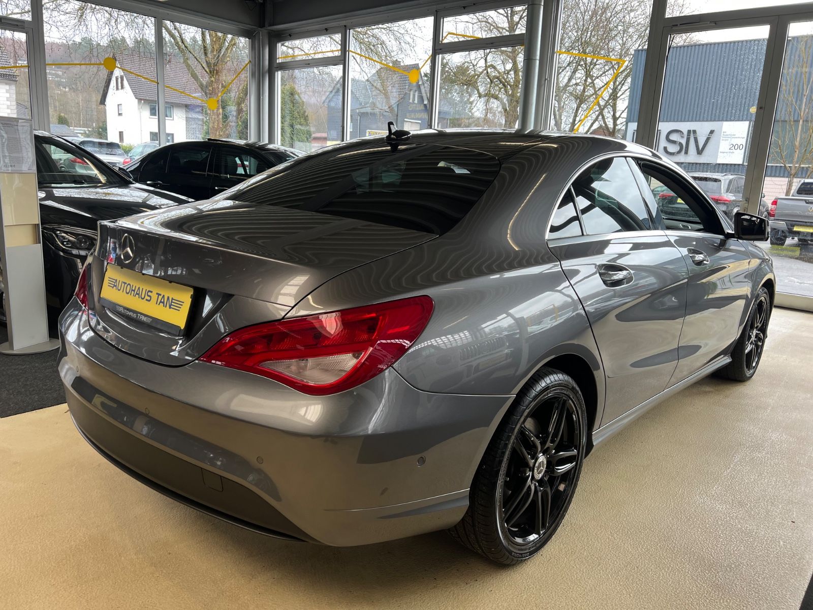 Fahrzeugabbildung Mercedes-Benz CLA 200 *AMG FELGEN*NAVI*KAMERA*