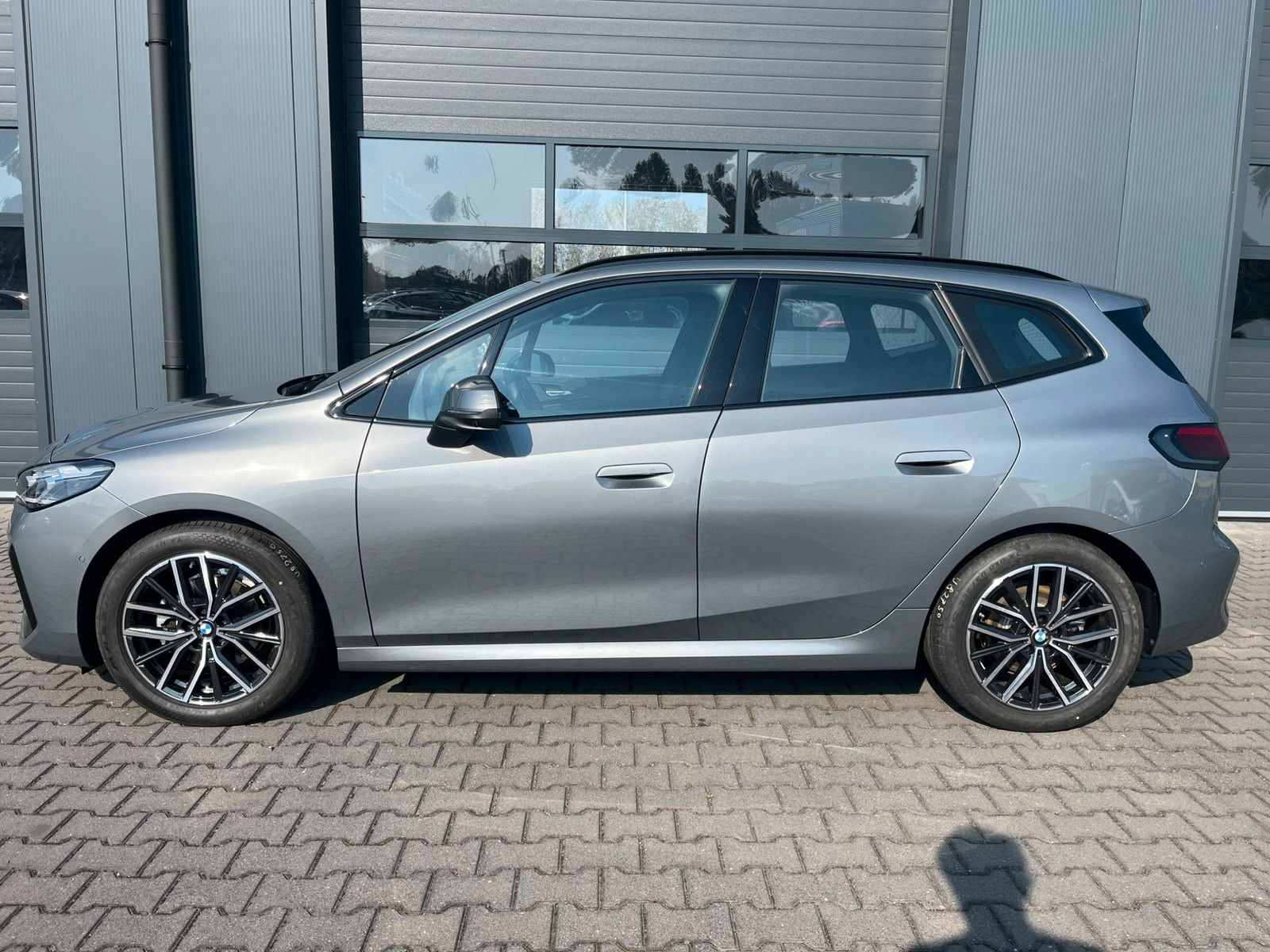 BMW 220d Active Tourer M Sport AHK LED HUD DAB HIFI imagem 3