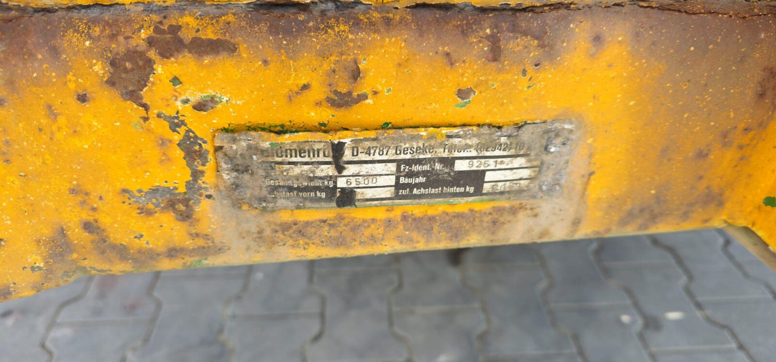 Fahrzeugabbildung Blomenröhr TP4-88293 /Rampen