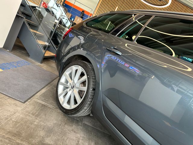 Skoda Octavia *PANO*SitzStandLenkradHZ*ACC*AHK*NAVI*