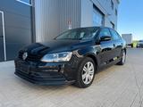 Volkswagen Jetta VI 2.0 TDI BMT Klima PDC Navi Euro6 - Volkswagen Jetta: V6