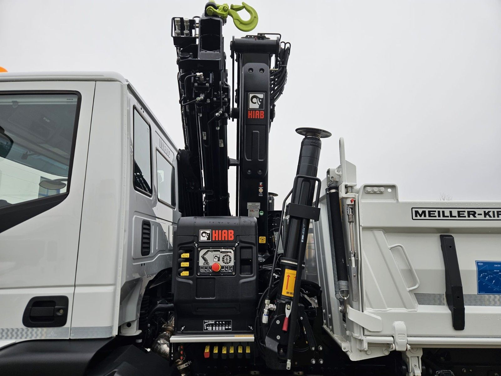 Fahrzeugabbildung Iveco Krankipper ML180E32K EVI_E