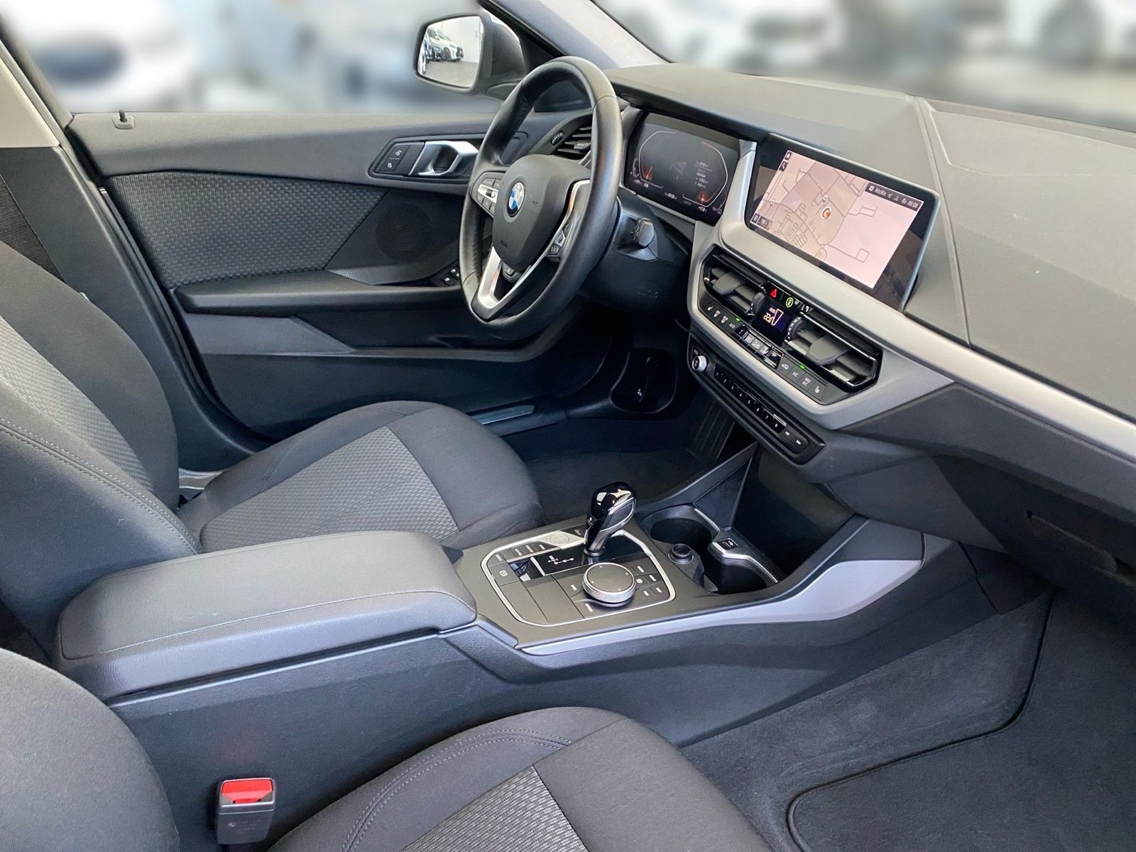 BMW 118i Advantage Aut. LC Prof. LED LRH WLAN foto 4